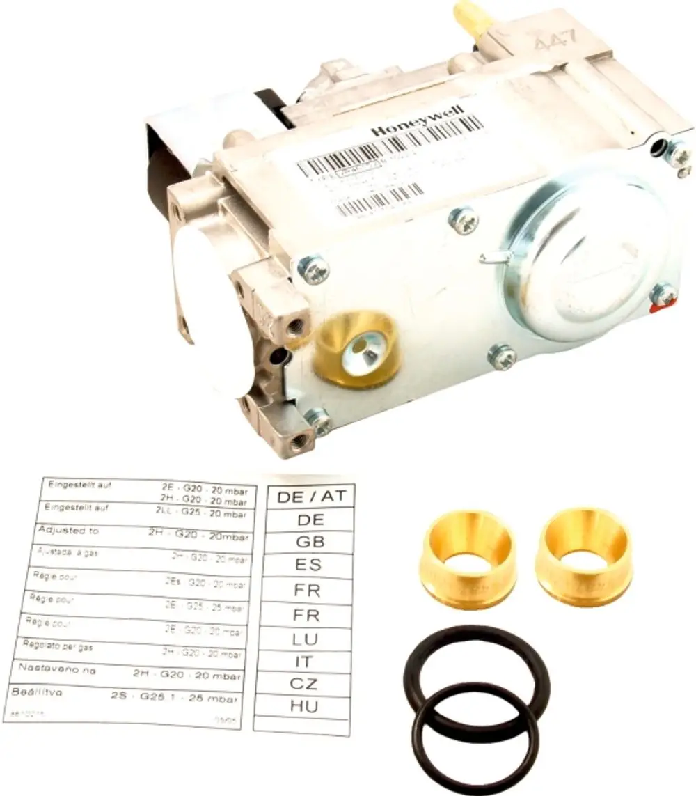 Umrüstsatz für Gasgeräte, bestehend aus einem Handstück, zwei goldenen Adaptern und schwarzen Dichtungen, hergestellt von Wolf. Zubehör zur Umstellung auf Flüssiggas oder Erdgas.